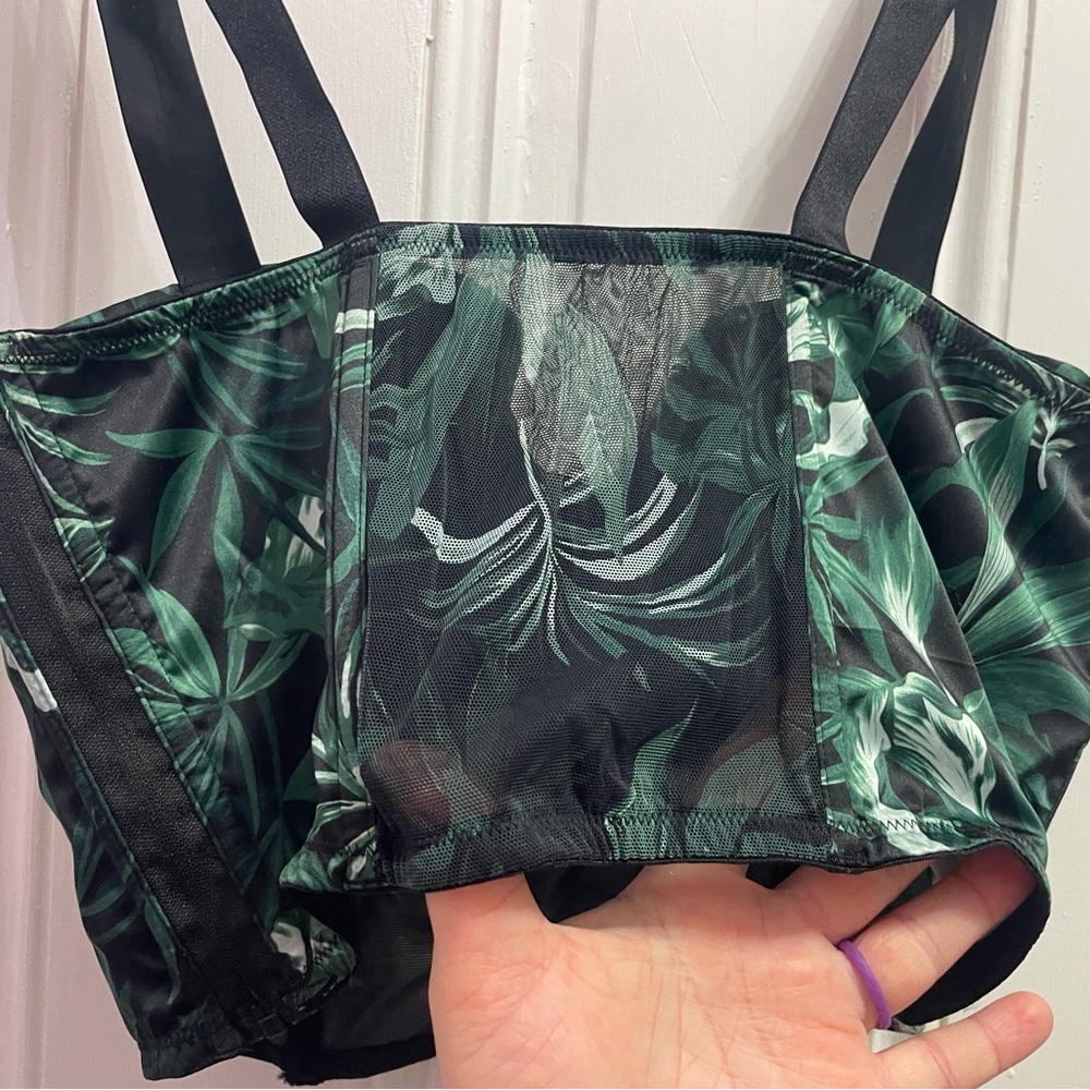 NWT Victoria’s Secret lingerie- corset top with beaded straps and palm fronts. - Picture 3 of 3